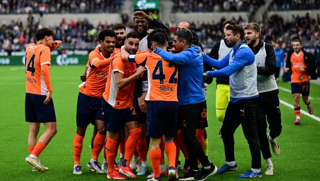 basaksehirin universitatea craiova ile oynayacagi maclarin hakemleri belli oldu Y2GNmafY