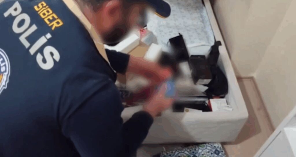 19 ildeki siber operasyonda 49 kisi tutuklandi S9GLcJvz