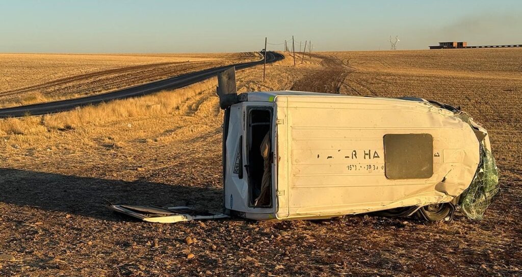 diyarbakirda ogrenci servisi kazasi ntwjSqfS