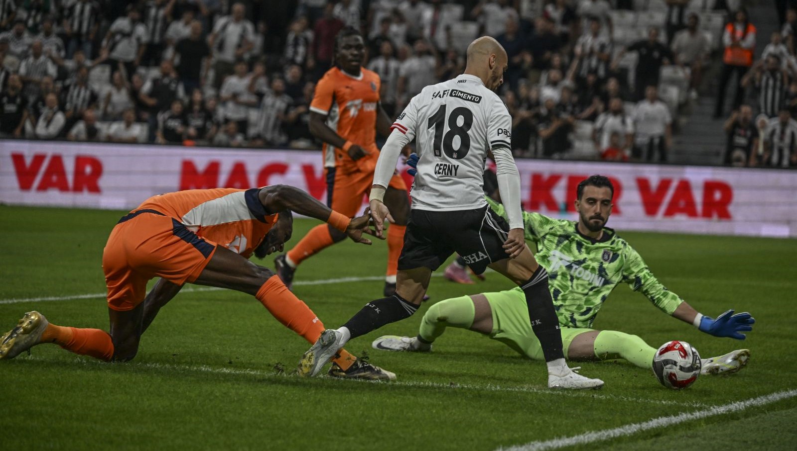 dolmabahcede nefes kesen mac besiktas basaksehiri son dakikada yendi 7Q6pMg2z