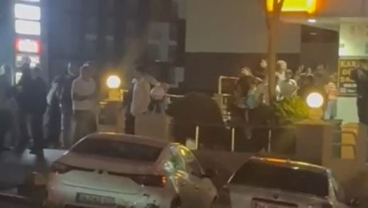 esenyurtta laf atmakavgasi caddeyi savas alanina cevirdi M7zd5qLl