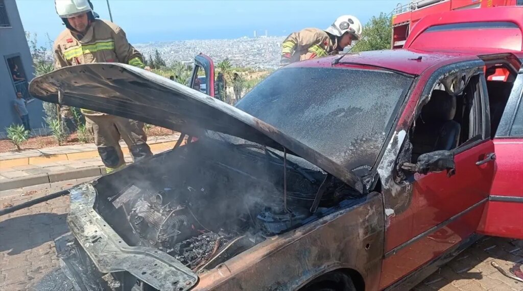 iskenderunda otomobil yangini WRRcN3Tf