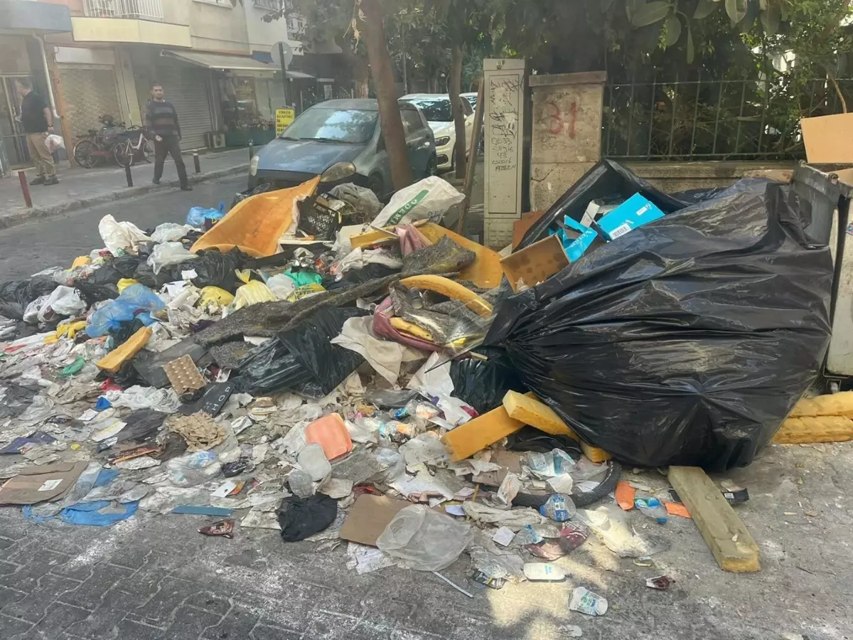 karsiyakada eylem sonrasi cop sorunu devam ediyor zWfFNNE2