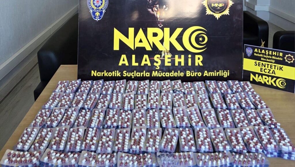 manisada uyusturucu operasyonu 1 tutuklama ncM8rfUR