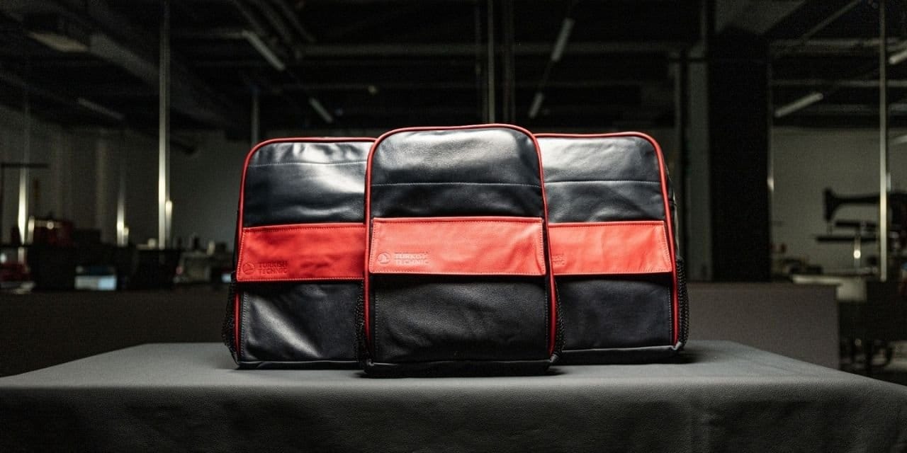 ucak koltuklarini cocuklarin sirtina giydirdiler RqWtAdgy