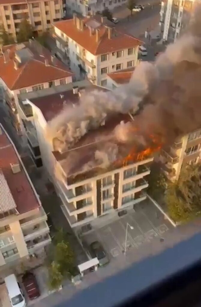 ankarada cati katinda yangin cLalvaUO.jpg