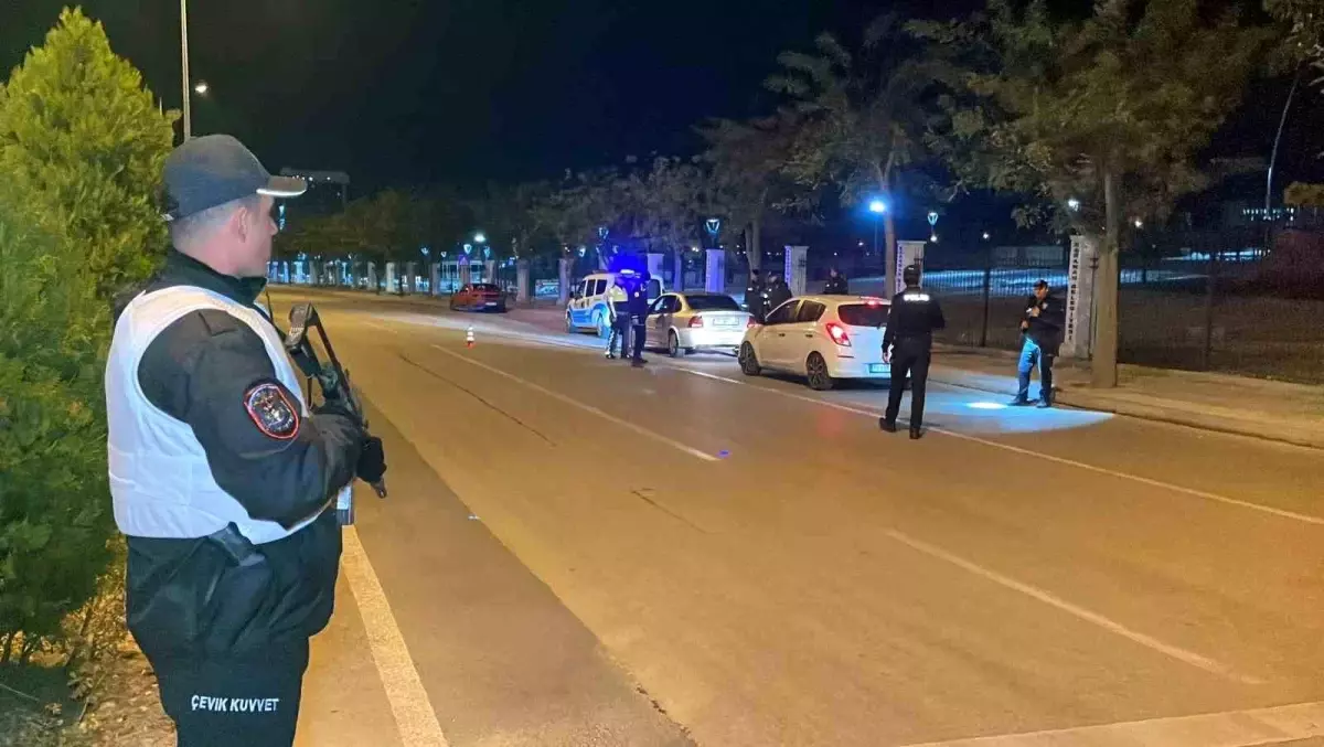 karamanda sok asayis uygulamasi JGPmflWW.jpg