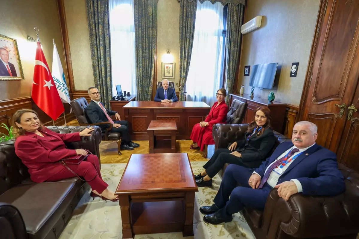 kurtulmustan budapeste ziyareti 7QvO9NSw