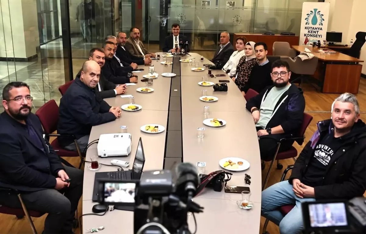 kutahya belediye baskani kahveci basin halkin gozu kulagi sesidir tqe9ItI3.jpg