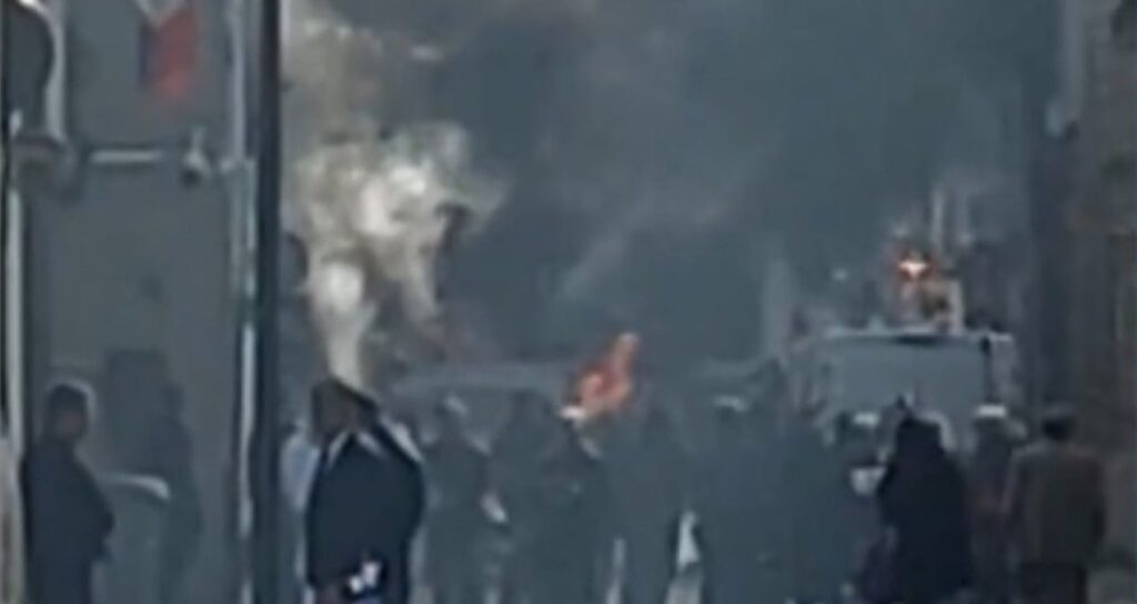 pariste basbakanlik konutu yaninda araba patladi y1A3scVK