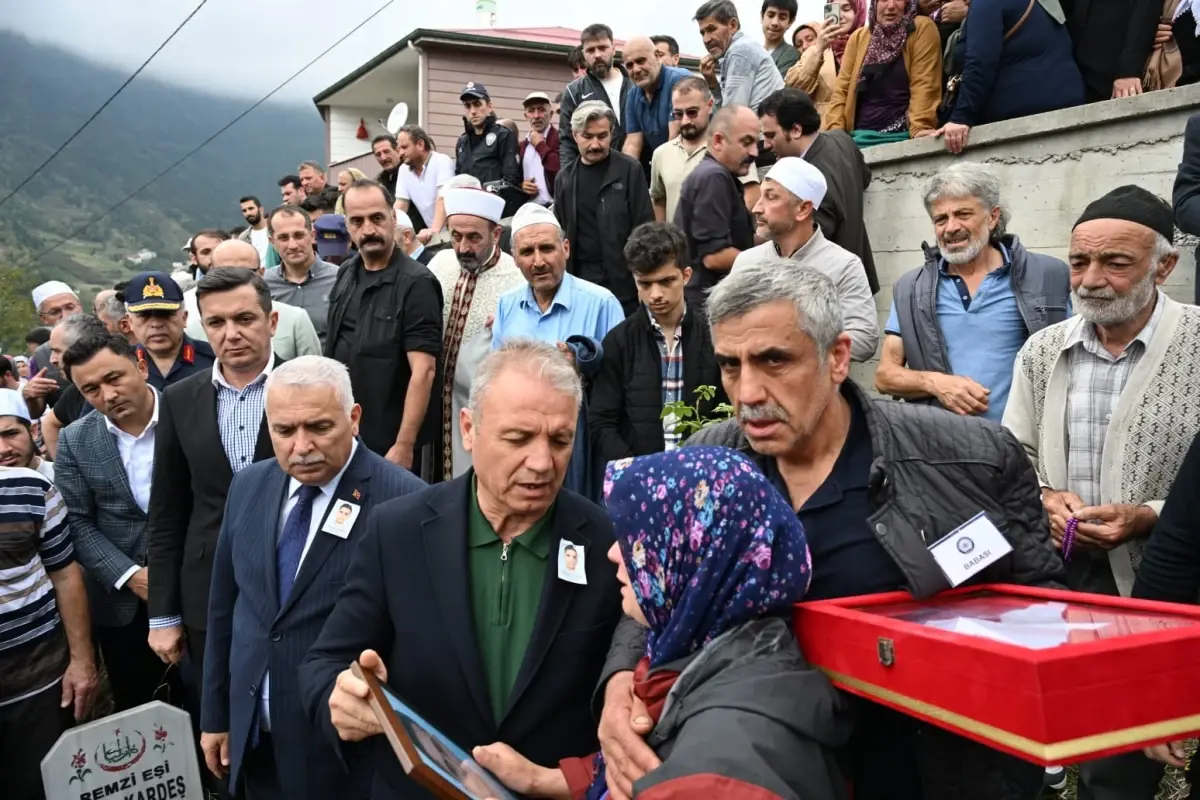 ucurumdan dusen polis memuru ugurlandi j4IKd1kX