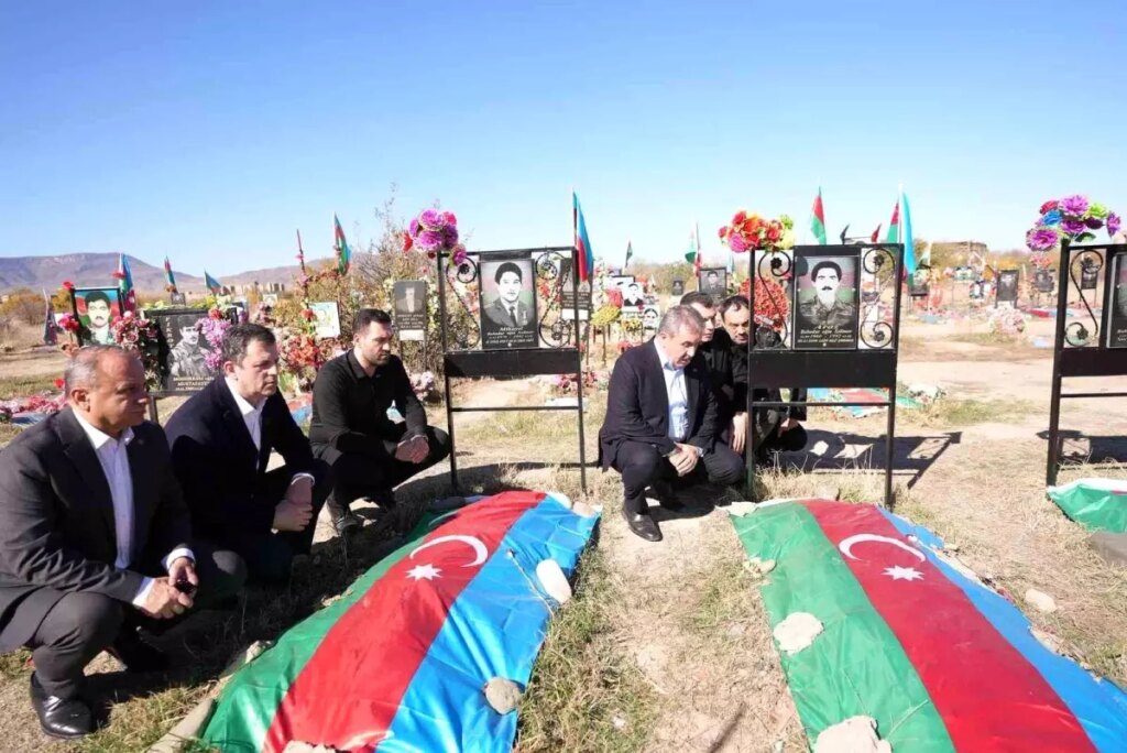 bbp genel baskani destici agdamda sehitligi ziyaret etti np8AiY2N.jpg