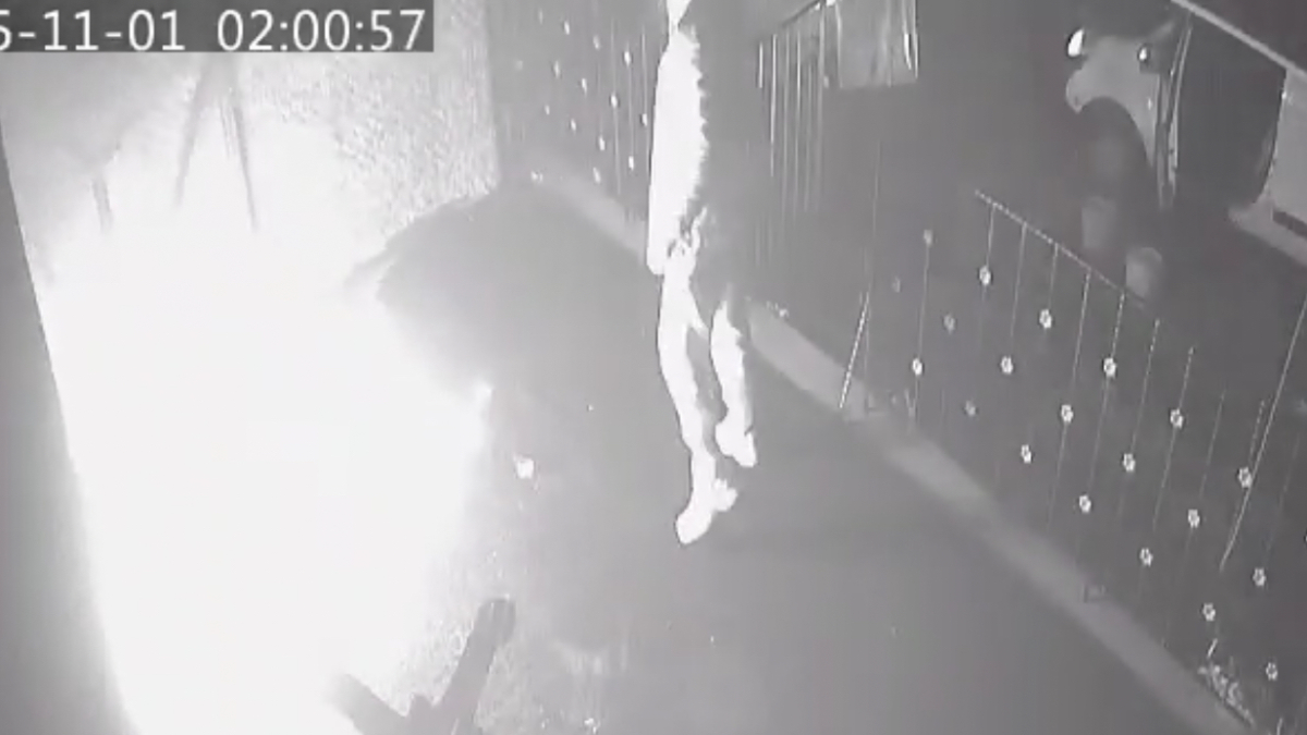 istanbulda kadini darbedilmekten kurtaran esnafin dukkanini atese verdi bbMQgh7c.jpg