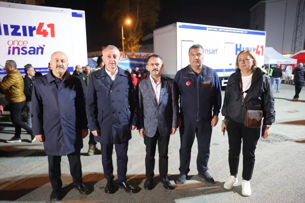 kocaelide coken bina enkazi kaldiriliyor bolgedeki binalar inceleme altinda GtUtjrqO.jpg