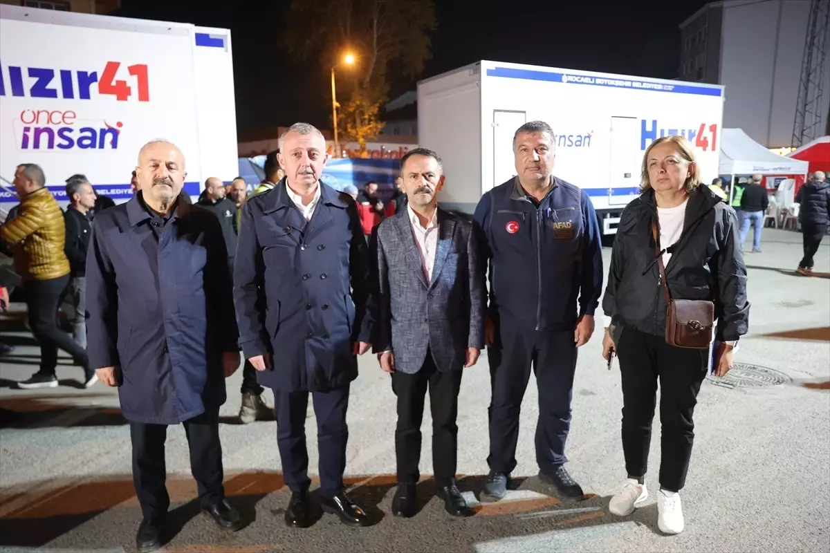 kocaelide coken bina enkazi kaldiriliyor bolgedeki binalar inceleme altinda GtUtjrqO.jpg