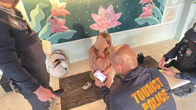 yoga egitmeni ileri seviye seks teknikleri dersi acti gozaltina alindi ECLjSi2I.jpg