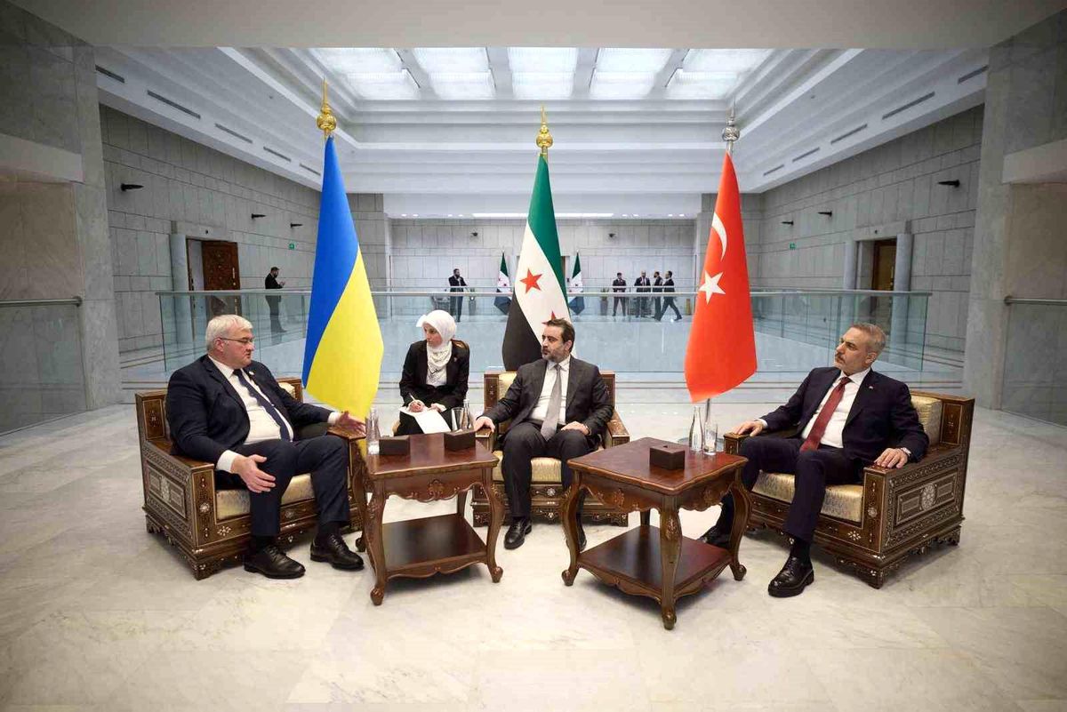 Fidan’dan Suriye’de Üçlü Görüşme