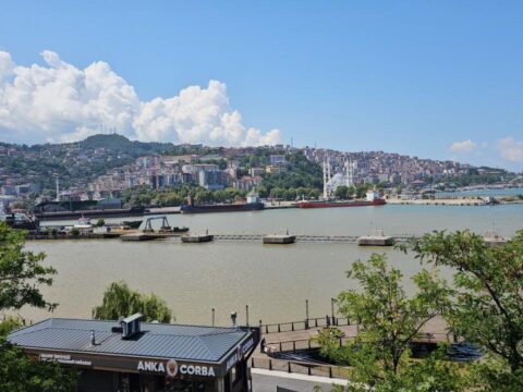 Denizin rengi bir anda degisti gorenler saskina dondu 94KrpxLA